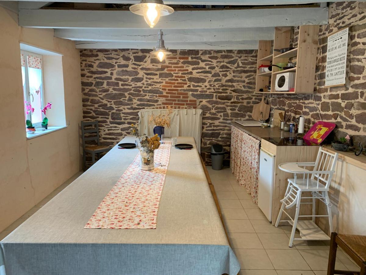 Les Bouyeres Bed & Breakfast Saint-Malon-sur-Mel Eksteriør bilde
