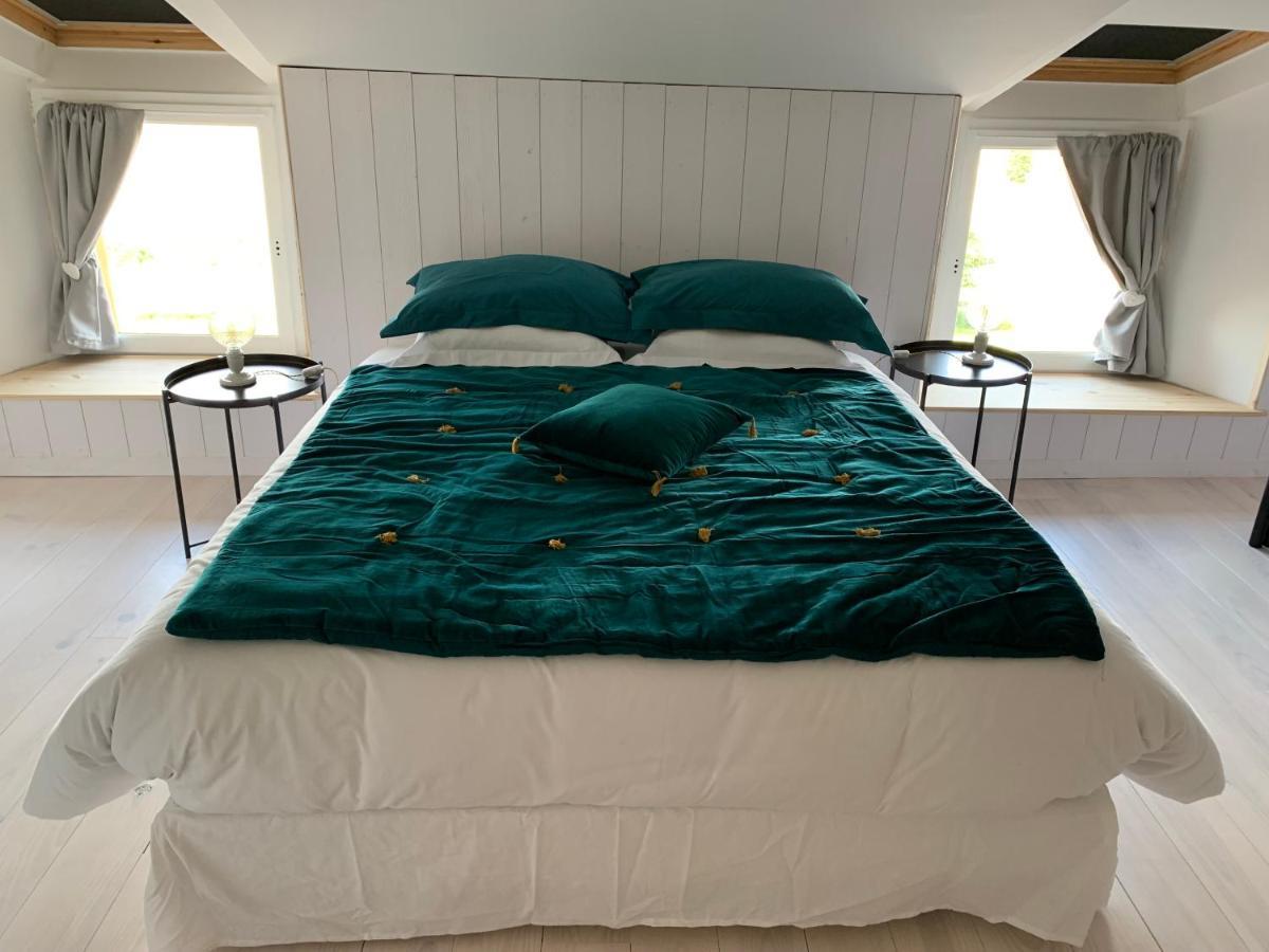 Les Bouyeres Bed & Breakfast Saint-Malon-sur-Mel Eksteriør bilde