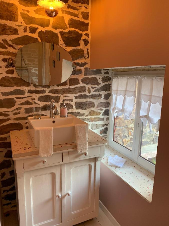 Les Bouyeres Bed & Breakfast Saint-Malon-sur-Mel Eksteriør bilde