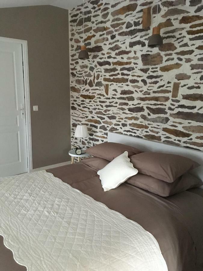 Les Bouyeres Bed & Breakfast Saint-Malon-sur-Mel Eksteriør bilde